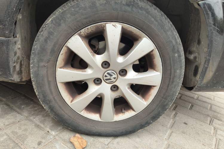 Used Volkswagen Santana Vista 2008 1.8L Manual Comfort Edition Right Front Wheel Hub