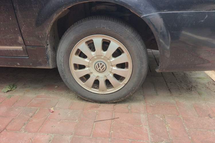 Used Volkswagen Santana Vista 2008 1.8L Manual Sishang Model Right Front Wheel Hub