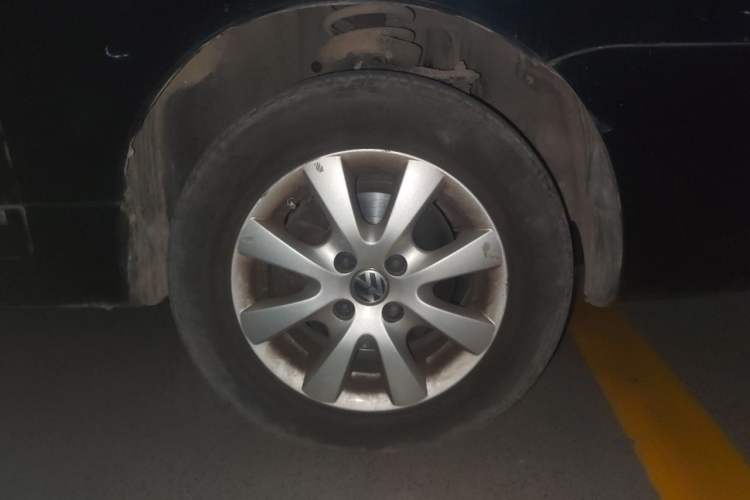 Used Volkswagen Santana Vista 2008 1.8L Manual Sishang Model Right Front Wheel Hub
