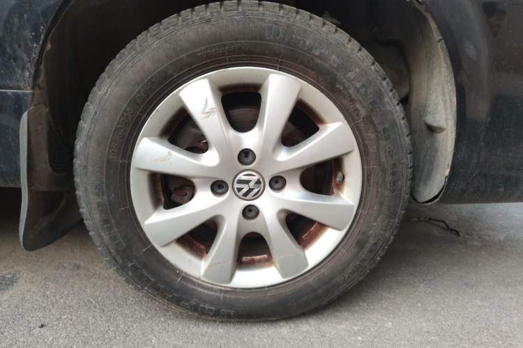 Used Volkswagen Santana Vista 2008 1.8L Manual Comfort Edition Right Front Wheel Hub