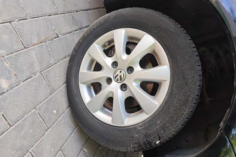 Used Volkswagen Santana Vista 2008 1.8L Manual Comfort Edition Right Front Wheel Hub