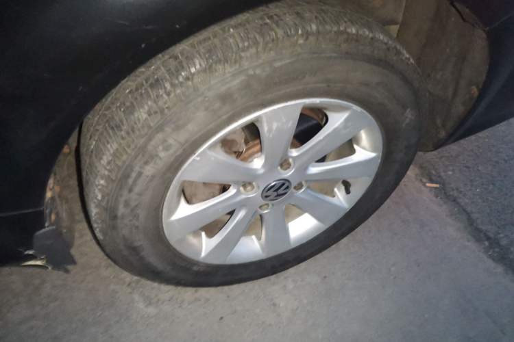 Used Volkswagen Santana Vista 2008 1.8L Manual Sishang Model Right Front Wheel Hub