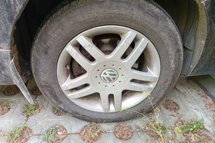 Used Volkswagen Santana Vista 2008 1.8L Manual Comfort Edition Right Front Wheel Hub