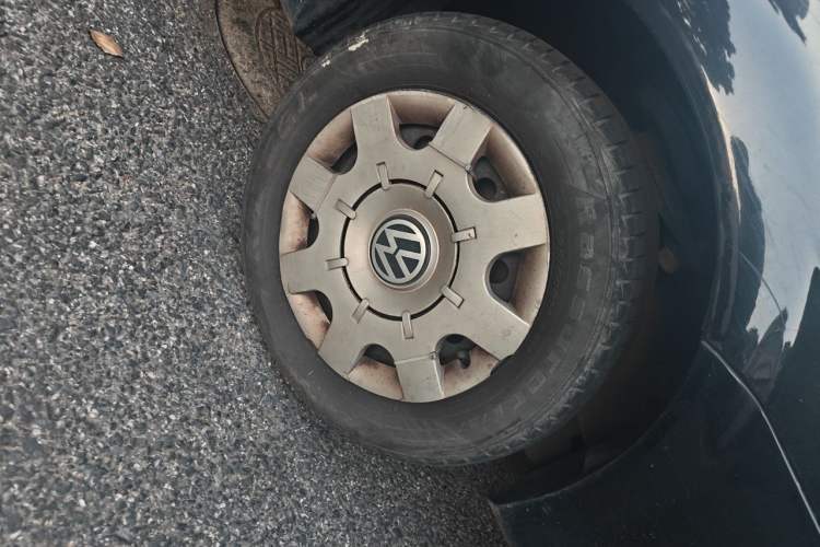 Used Volkswagen Santana Vista 2008 1.8L Manual Sishang Model Right Front Wheel Hub