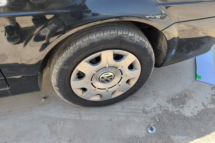 Used Volkswagen Santana Vista 2008 1.8L Manual Sishang Model Right Front Wheel Hub