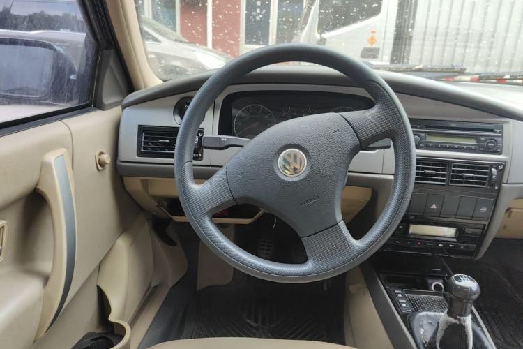 Used Volkswagen Santana Vista 2008 1.8L Manual Sishang Model Steering Wheel