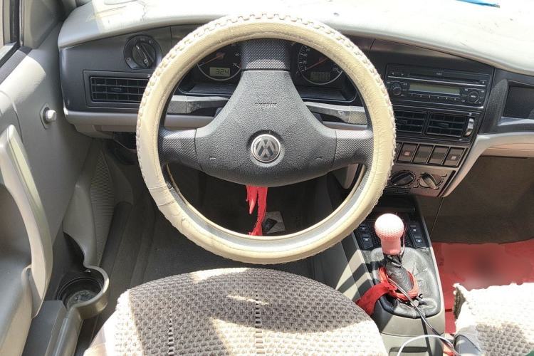 Used Volkswagen Santana Vista 2008 1.8L Manual Sishang Model Steering Wheel