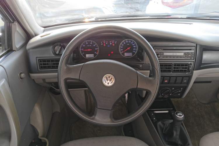Used Volkswagen Santana Vista 2008 1.8L Manual Sishang Model Steering Wheel