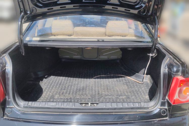 Used Volkswagen Santana Vista 2008 1.8L Manual Comfort Edition Trunk
