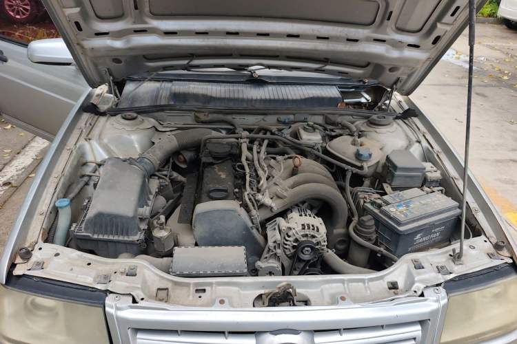 Used Volkswagen Santana Vista 2008 1.8L Manual Sishang Model Engine Bay