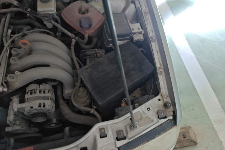 Used Volkswagen Santana Vista 2008 1.8L Manual Sishang Model Engine Bay Left