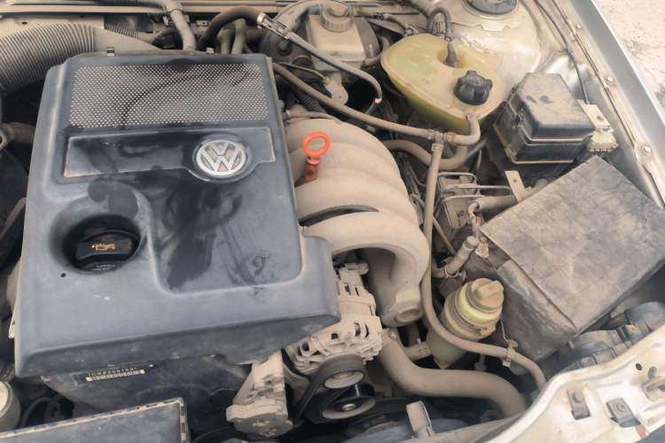 Used Volkswagen Santana Vista 2008 1.8L Manual Comfort Edition Engine Bay Left