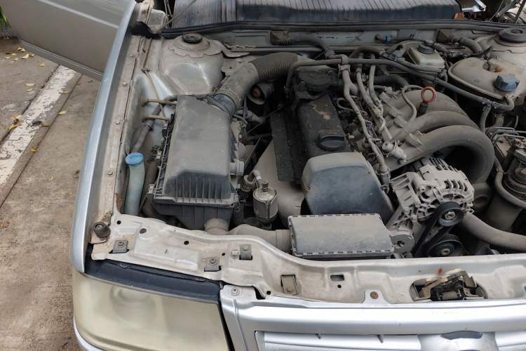 Used Volkswagen Santana Vista 2008 1.8L Manual Sishang Model Engine Bay Right