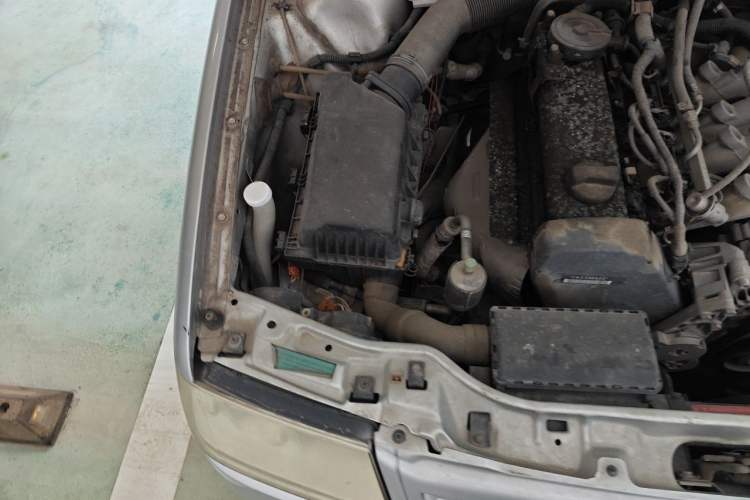Used Volkswagen Santana Vista 2008 1.8L Manual Sishang Model Engine Bay Right