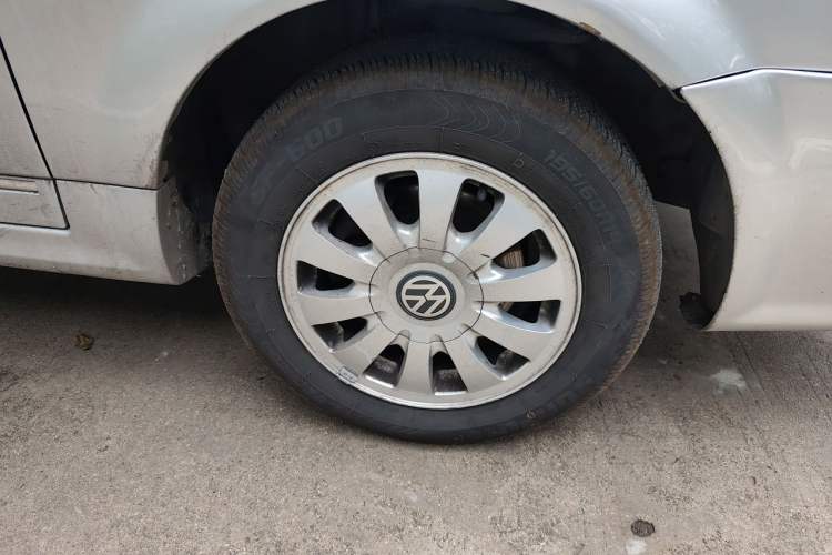 Used Volkswagen Santana Vista 2008 1.8L Manual Sishang Model Right Front Wheel Hub