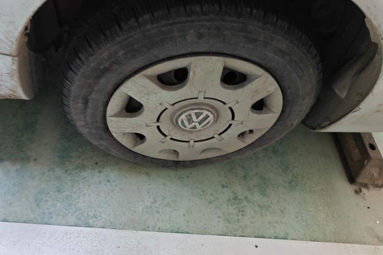 Used Volkswagen Santana Vista 2008 1.8L Manual Sishang Model Right Front Wheel Hub