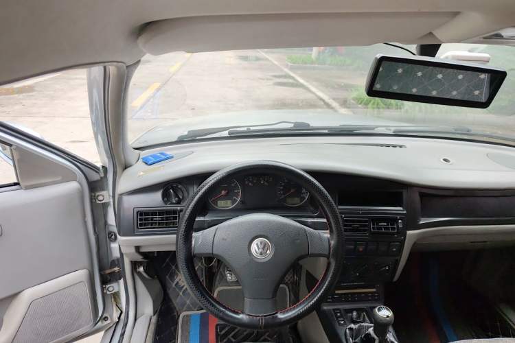 Used Volkswagen Santana Vista 2008 1.8L Manual Sishang Model Steering Wheel