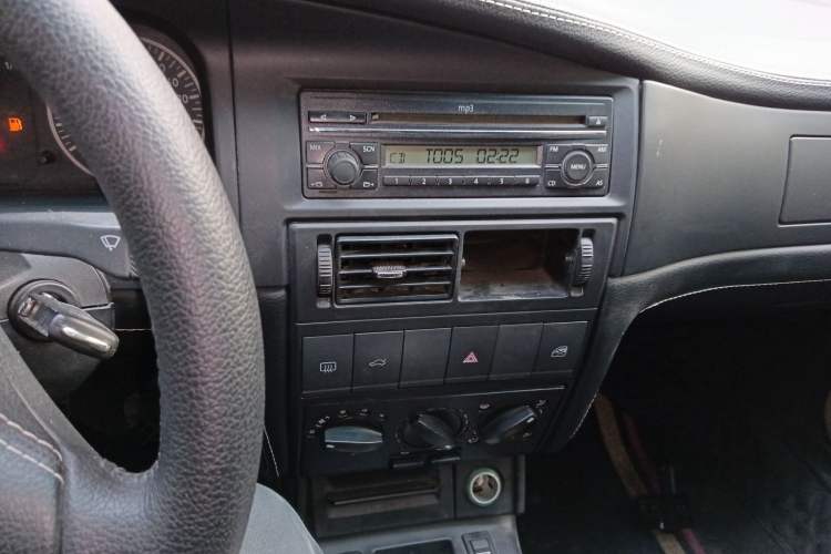 Used Volkswagen Santana Vista 2008 1.8L Manual Sishang Model Audio And AC Panel