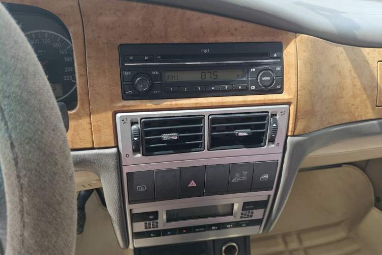 Used Volkswagen Santana Vista 2008 1.8L Manual Sishang Model Audio And AC Panel
