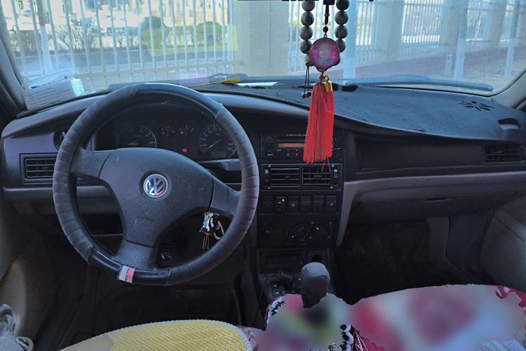 Used Volkswagen Santana Vista 2008 1.8L Manual Sishang Model Center Console