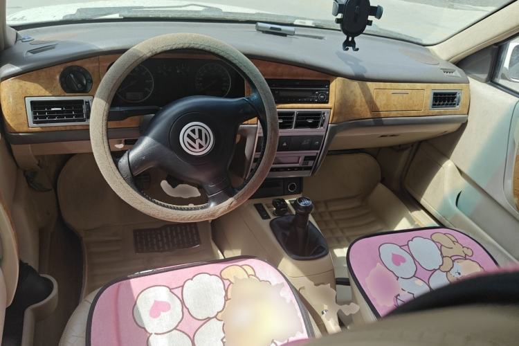 Used Volkswagen Santana Vista 2008 1.8L Manual Sishang Model Center Console