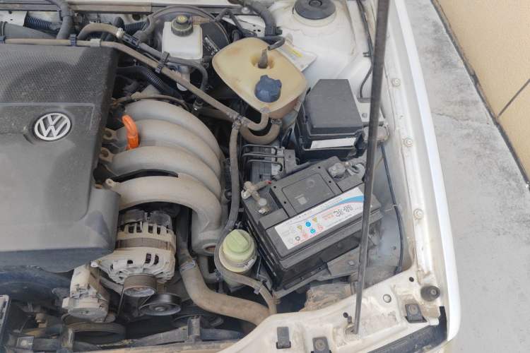 Used Volkswagen Santana Vista 2008 1.8L Manual Comfort Edition Engine Bay Left
