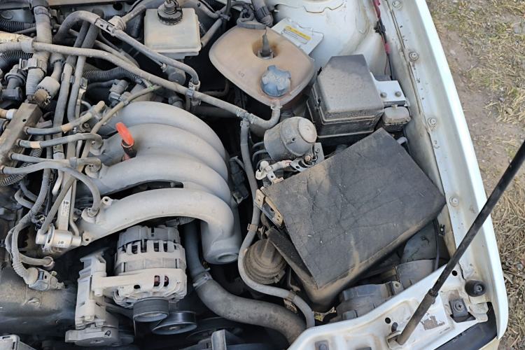 Used Volkswagen Santana Vista 2008 1.8L Manual Sishang Model Engine Bay Left