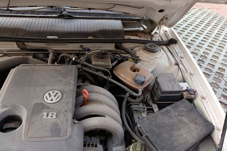 Used Volkswagen Santana Vista 2008 1.8L Manual Sishang Model Engine Bay Left