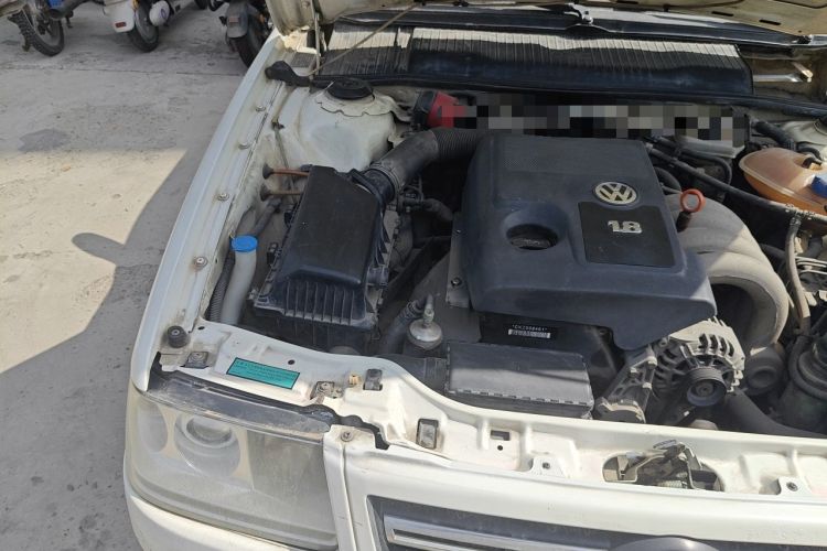 Used Volkswagen Santana Vista 2008 1.8L Manual Sishang Model Engine Bay Right
