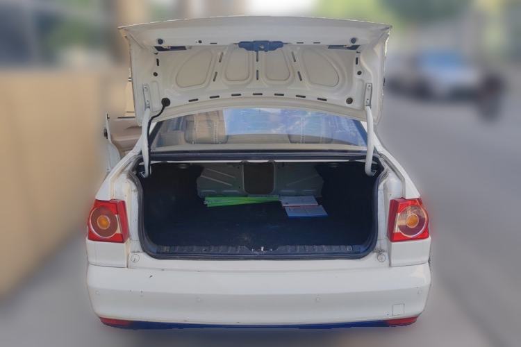 Used Volkswagen Santana Vista 2008 1.8L Manual Comfort Edition Trunk