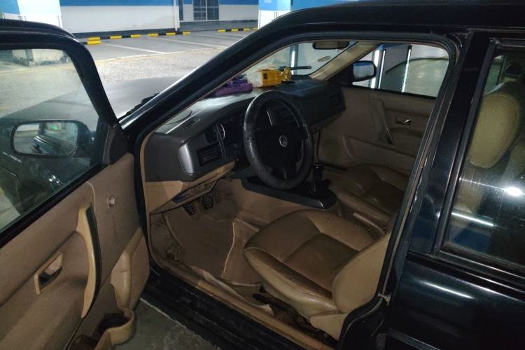 Used Volkswagen Santana Vista 2010 1.6L Manual Comfort Version Driver Seat