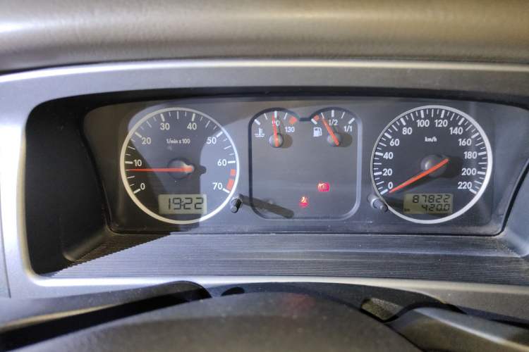 Used Volkswagen Santana Vista 2010 1.6L Manual Comfort Version Instrument Cluster