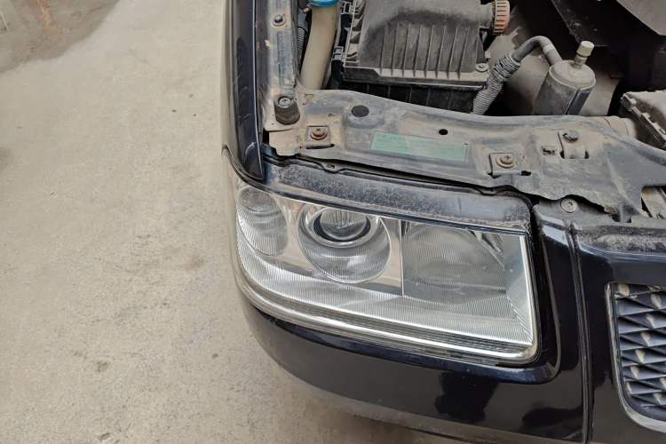 Used Volkswagen Santana Vista 2010 1.6L Manual Comfort Version Right Front Headlight