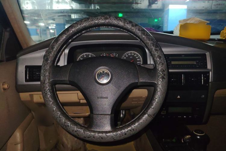 Used Volkswagen Santana Vista 2010 1.6L Manual Comfort Version Steering Wheel