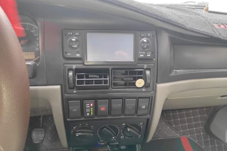 Used Volkswagen Santana Vista  Audio And AC Panel
