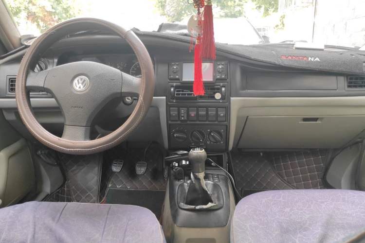 Used Volkswagen Santana Vista  Center Console