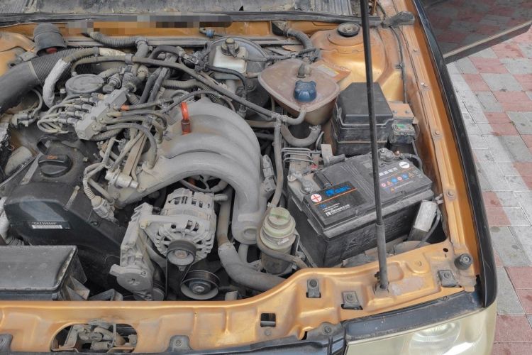 Used Volkswagen Santana Vista  Engine Bay Left