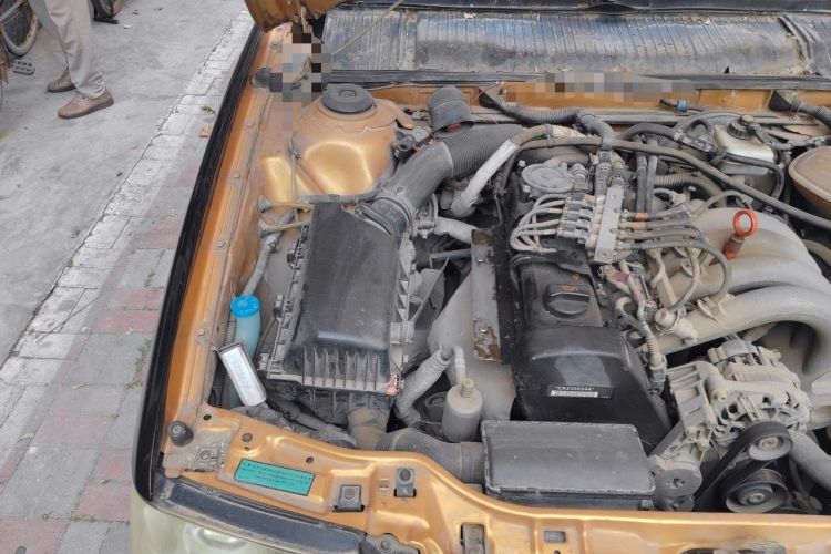 Used Volkswagen Santana Vista  Engine Bay Right