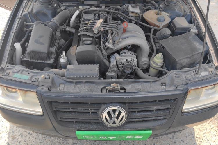 Used Volkswagen Santana Vista  Engine Bay