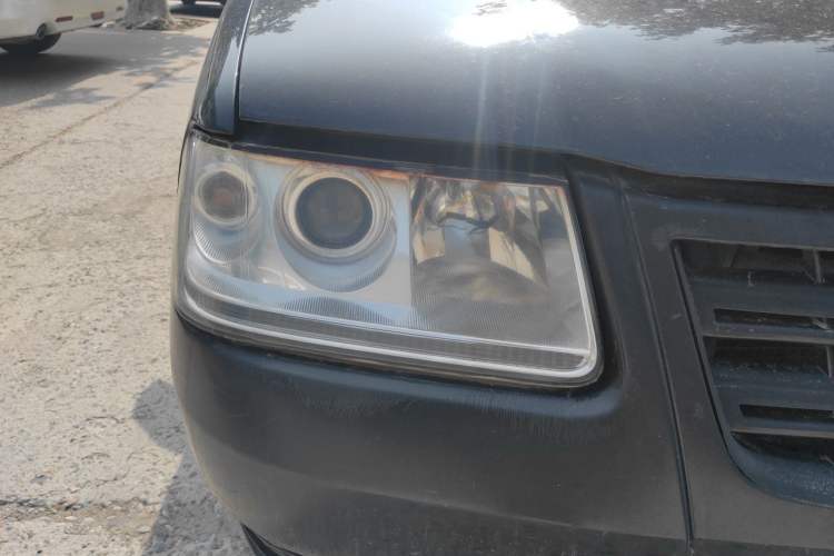 Used Volkswagen Santana Vista  Right Front Headlight