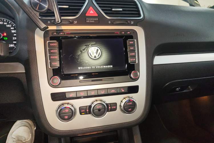 Used Volkswagen Scirocco 2013 2.0 TSI Million-Mile Edition Audio And AC Panel