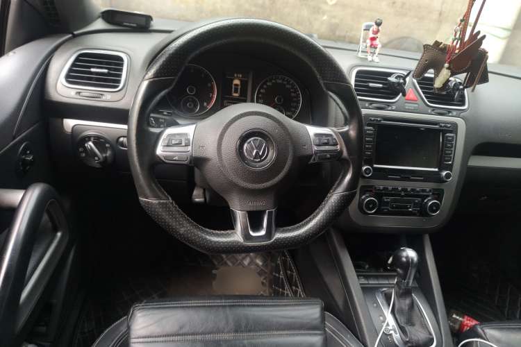 Used Volkswagen Scirocco 2009 1.4 TSI Luxury Edition Center Console