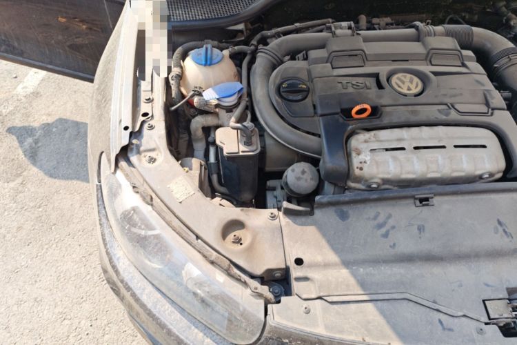 Used Volkswagen Scirocco 2009 1.4 TSI Luxury Edition Engine Bay Right