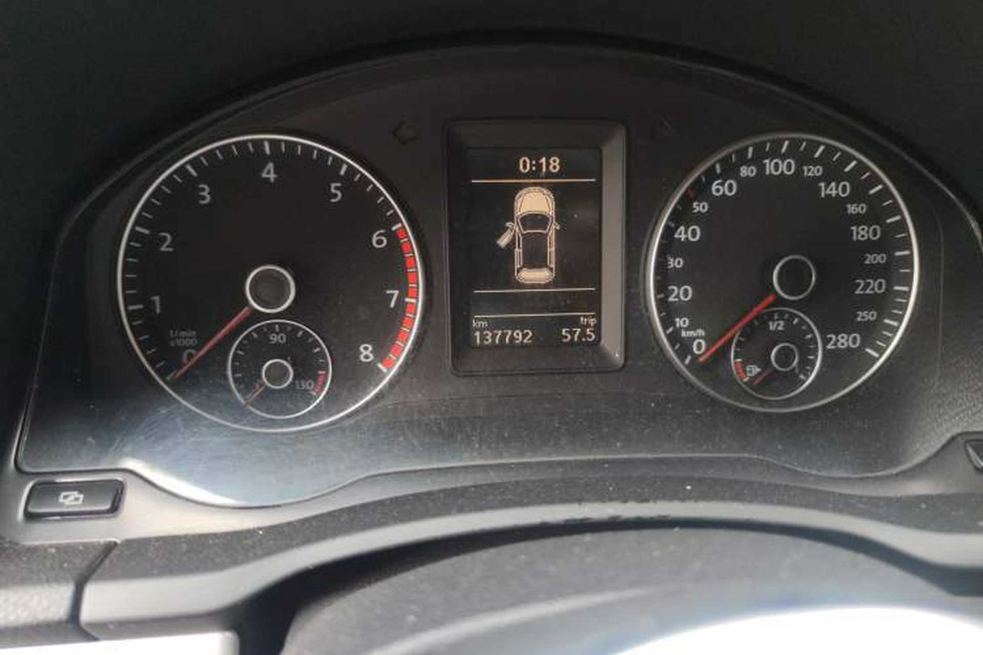 Used Volkswagen Scirocco 2009 1.4 TSI Luxury Edition Odometer Close Up