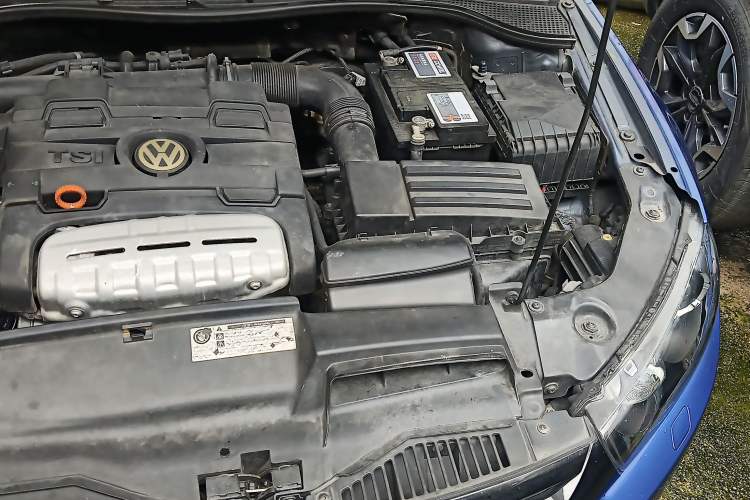 Used Volkswagen Scirocco 2009 1.4 TSI Luxury Edition Engine Bay Left