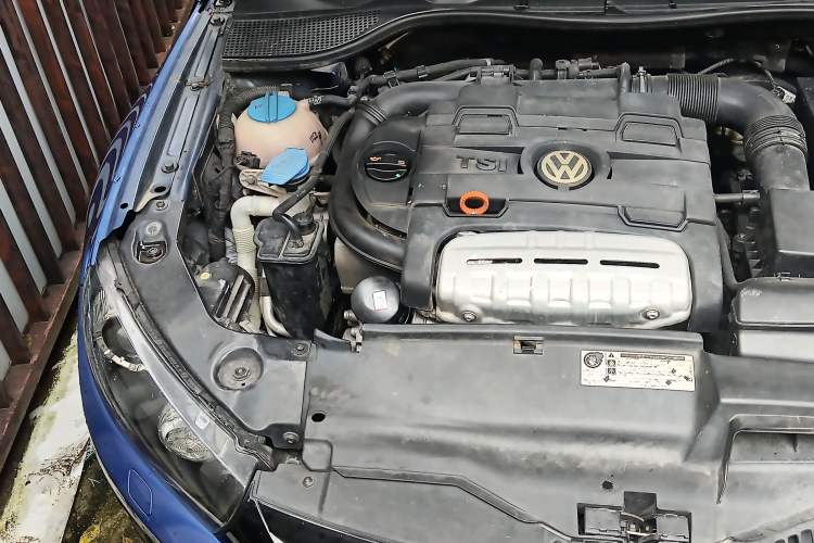 Used Volkswagen Scirocco 2009 1.4 TSI Luxury Edition Engine Bay Right