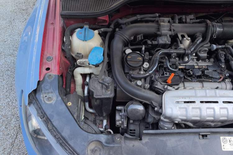 Used Volkswagen Scirocco 2009 1.4 TSI Luxury Edition Engine Bay Right