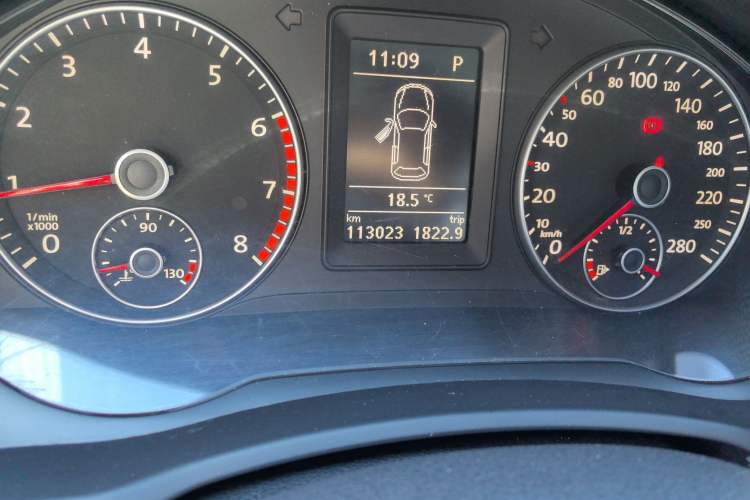 Used Volkswagen Scirocco 2009 1.4 TSI Luxury Edition Odometer Close Up