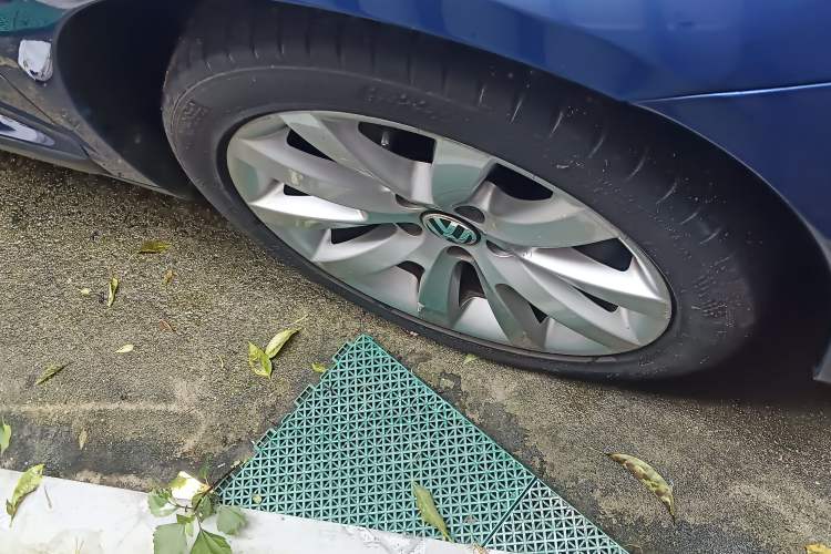 Used Volkswagen Scirocco 2009 1.4 TSI Luxury Edition Right Front Wheel Hub