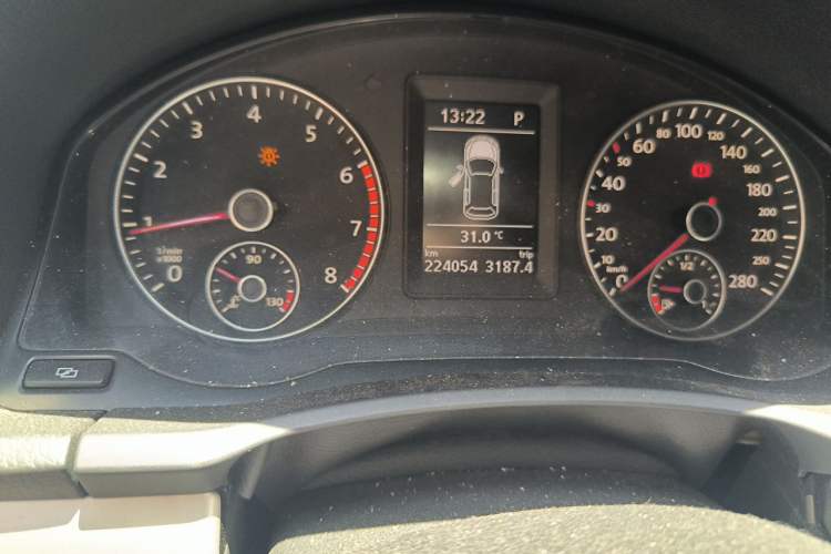 Used Volkswagen Scirocco 2009 1.4 TSI Trend Edition Odometer Close Up